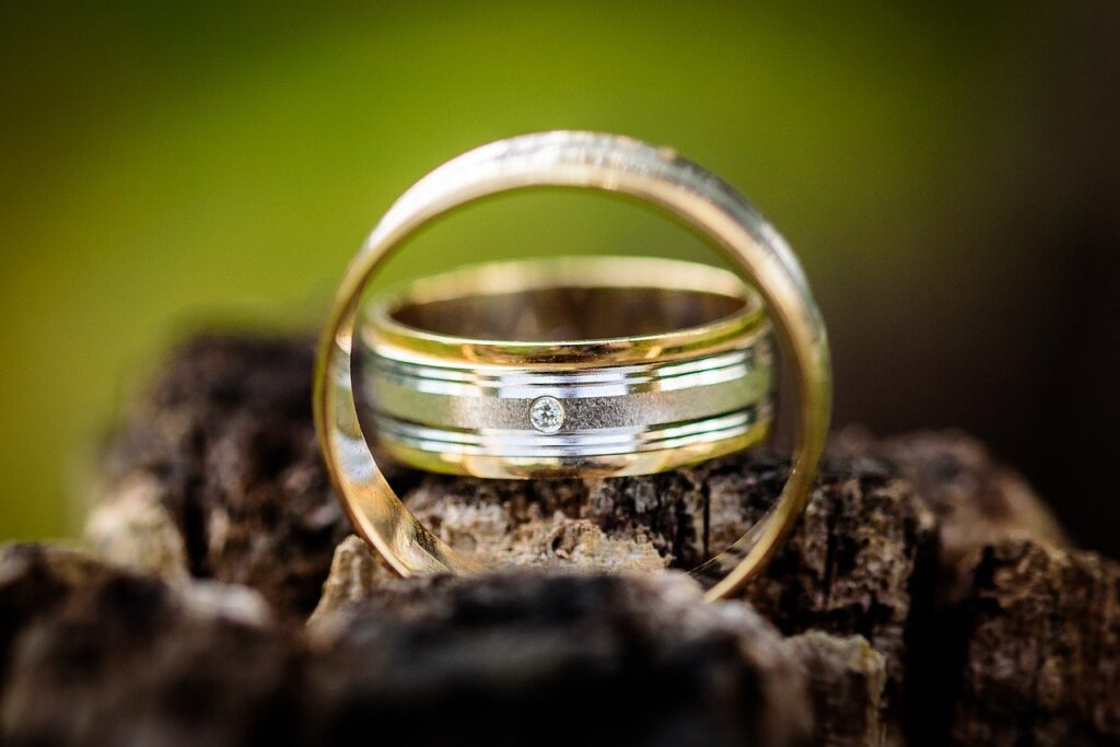 Wedding rings for everyday wear
